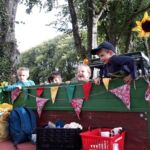 Kinder erobern den Trecker